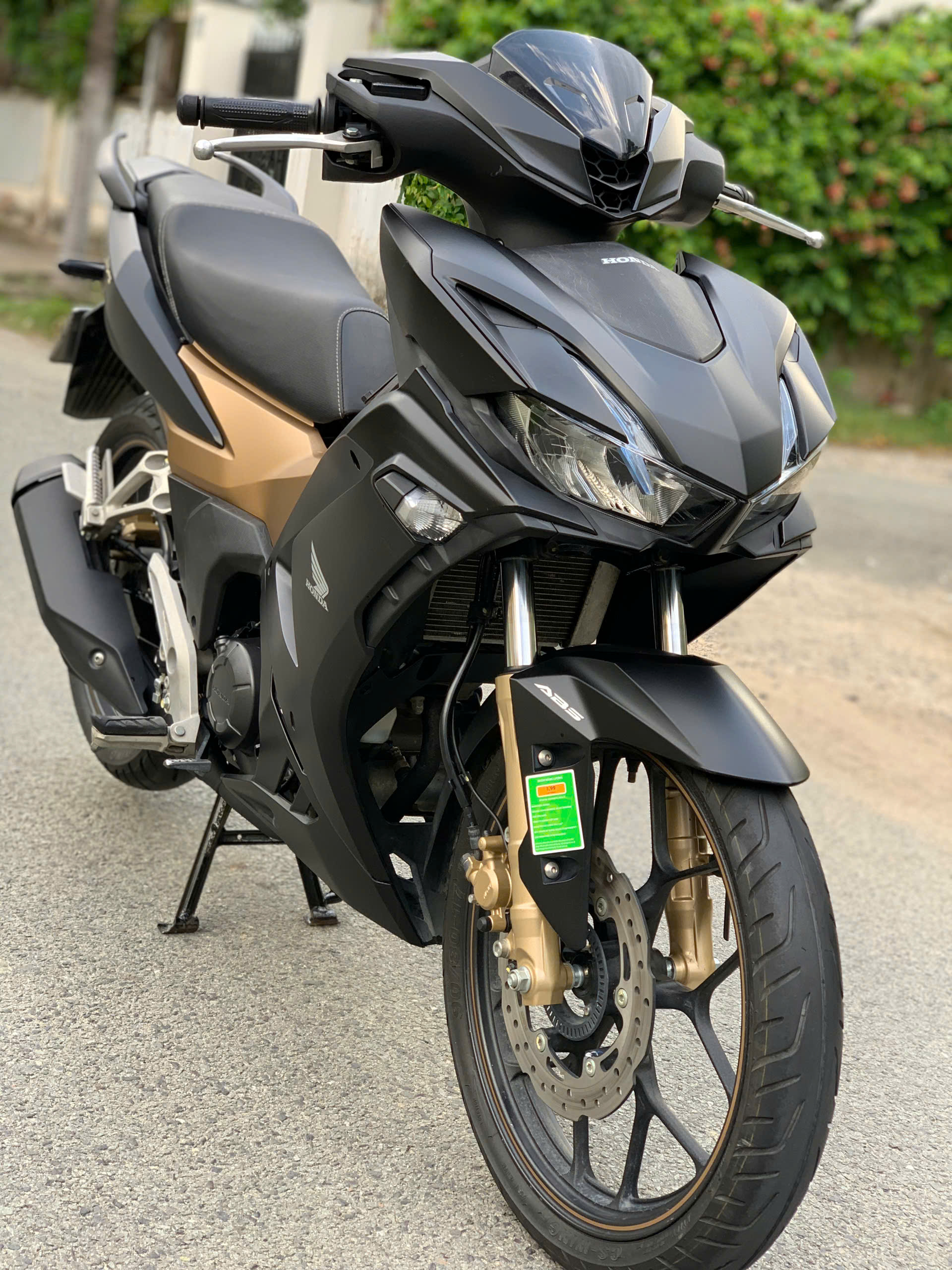 Xe Honda Winner X V3 Smartkey 2022 phanh ABS bản đặc biệt màu Đen nhám zin nguyên bản mới hơn 90% ngay chủ 27.5 triệu (Mã X000019)