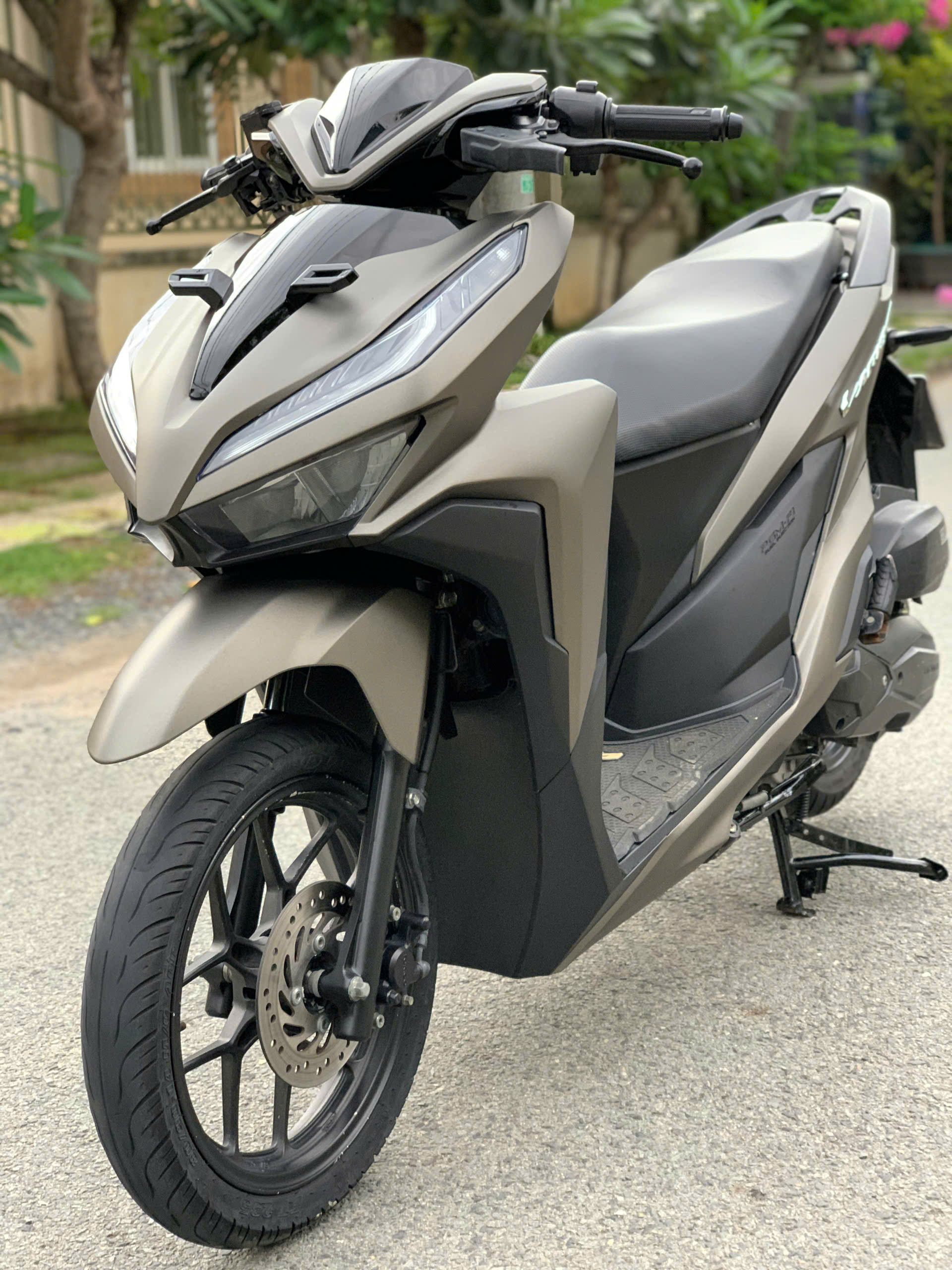 Xe Honda Vario 125 2020 (xe nhập khẩu Indo) màu Vàng cát mới nguyên 80% 29.5 triệu (Mã X000025)
