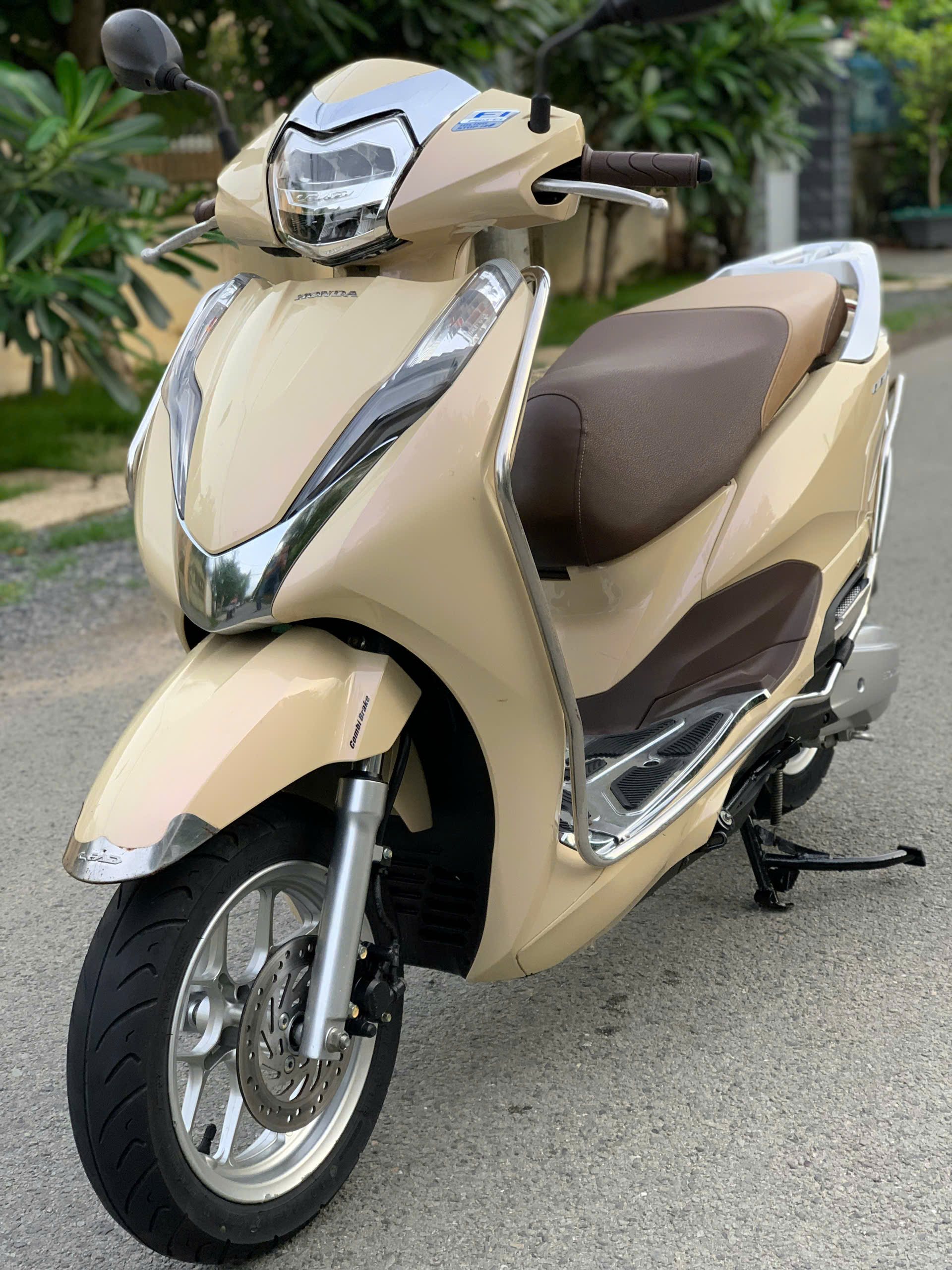 Xe Honda Lead 125 Fi 2018 khóa Smartkey màu Vàng nâu (vàng mỡ gà) zin nguyên bản mới hơn 80% ngay chủ 25.5 triệu (Mã X000036)
