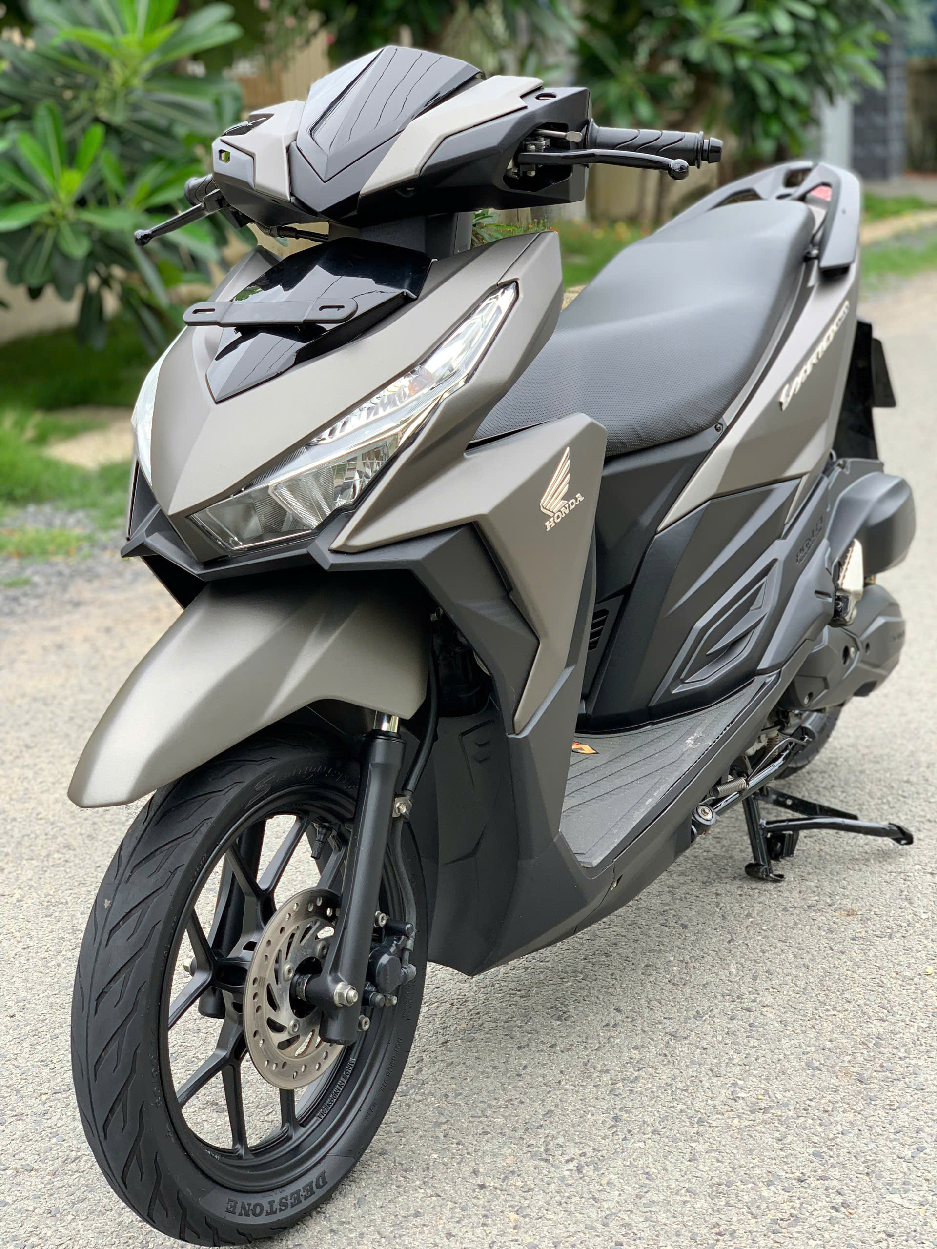 Xe Honda Vario 150 2017 khóa reomte (mẫu cũ) màu vàng cát zin nguyên bản BSTP ngay chủ 52.5 triệu (Mã X000039)