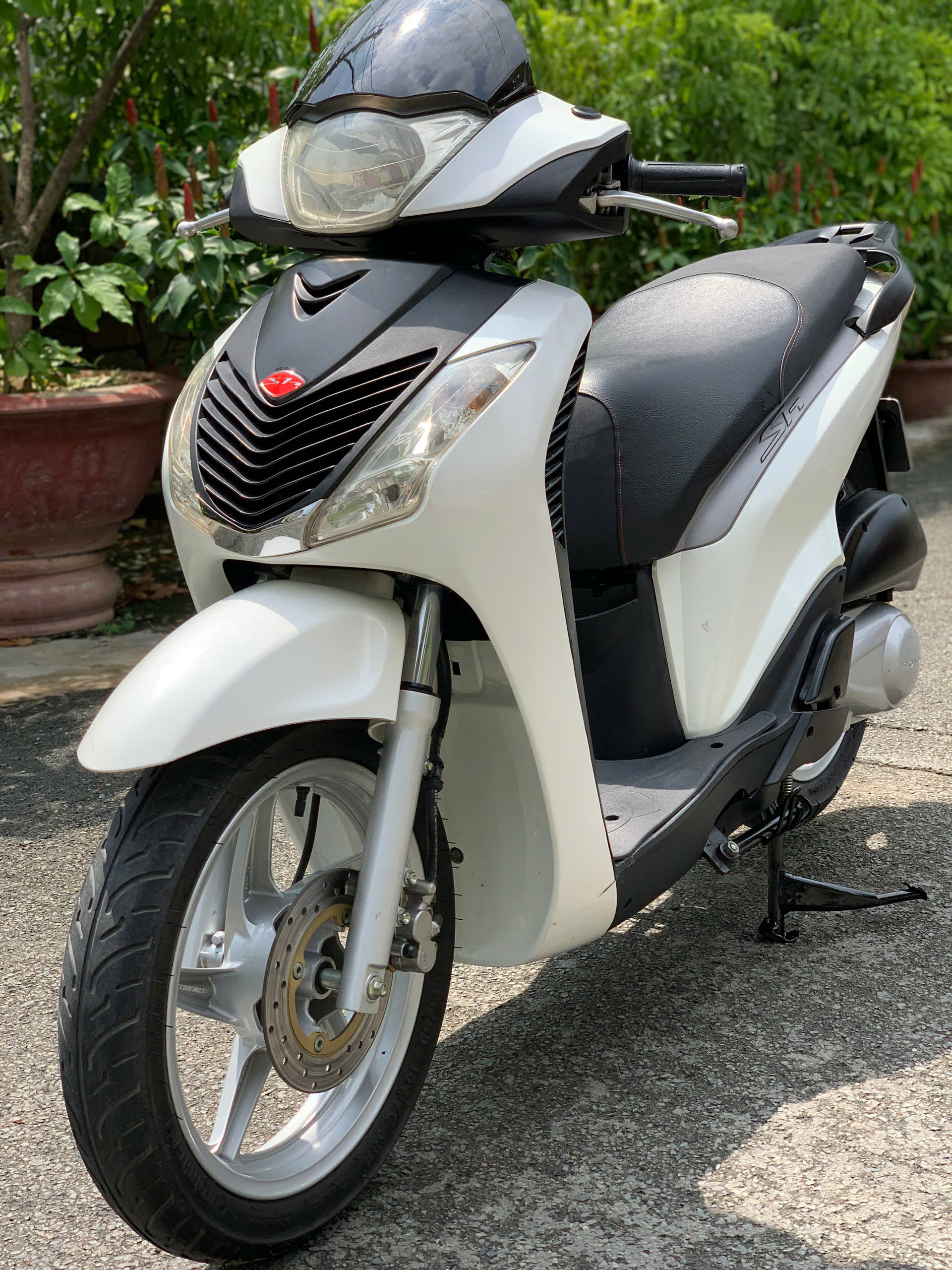 Xe Honda Dylan 150 2005 up form full SH Ý 2012 màu Trắng đen BSTP 523.89 28.5 triệu (Mã 000042)