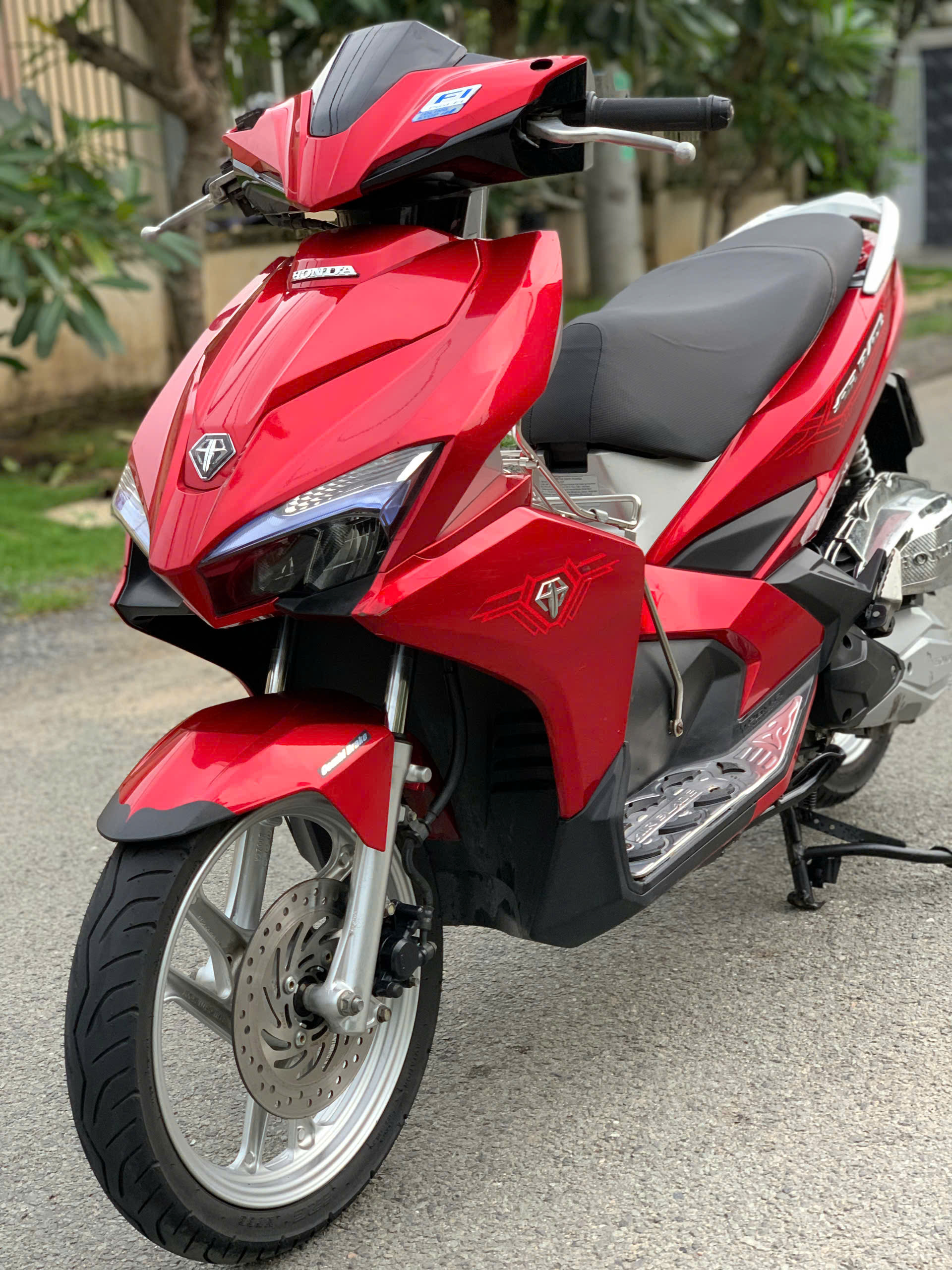 Xe Honda Airblade Led 125 Fi 2019 khóa Smartkey màu Đỏ-bạc zin nguyên bản ngay chủ 23.5 triệu (Mã X000047)