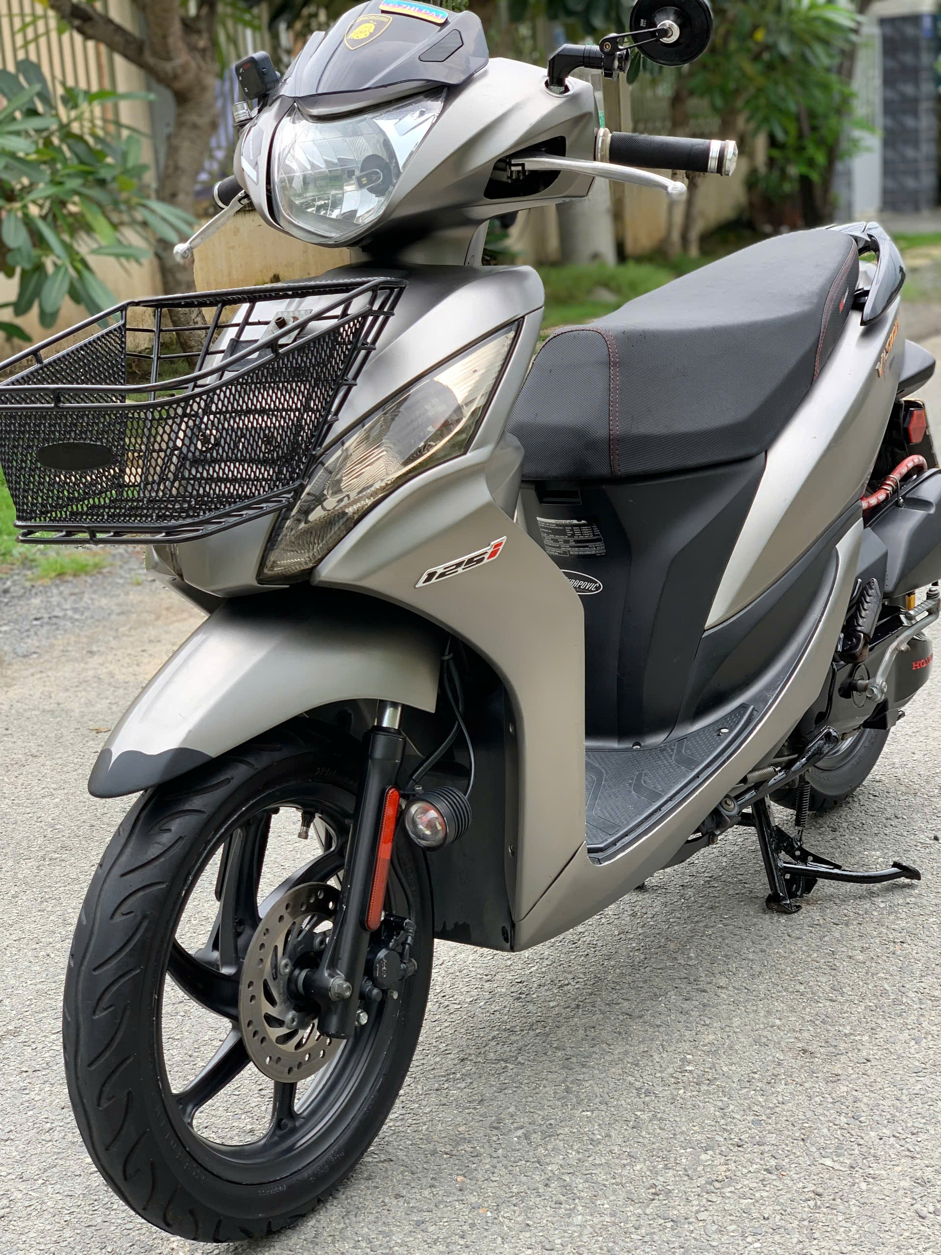 Xe Honda Vision 110 Fi 2013 màu Vàng cát (nâu-đen) kiểng nhẹ BSTP giá rẻ 13.5 triệu (Mã X000050)
