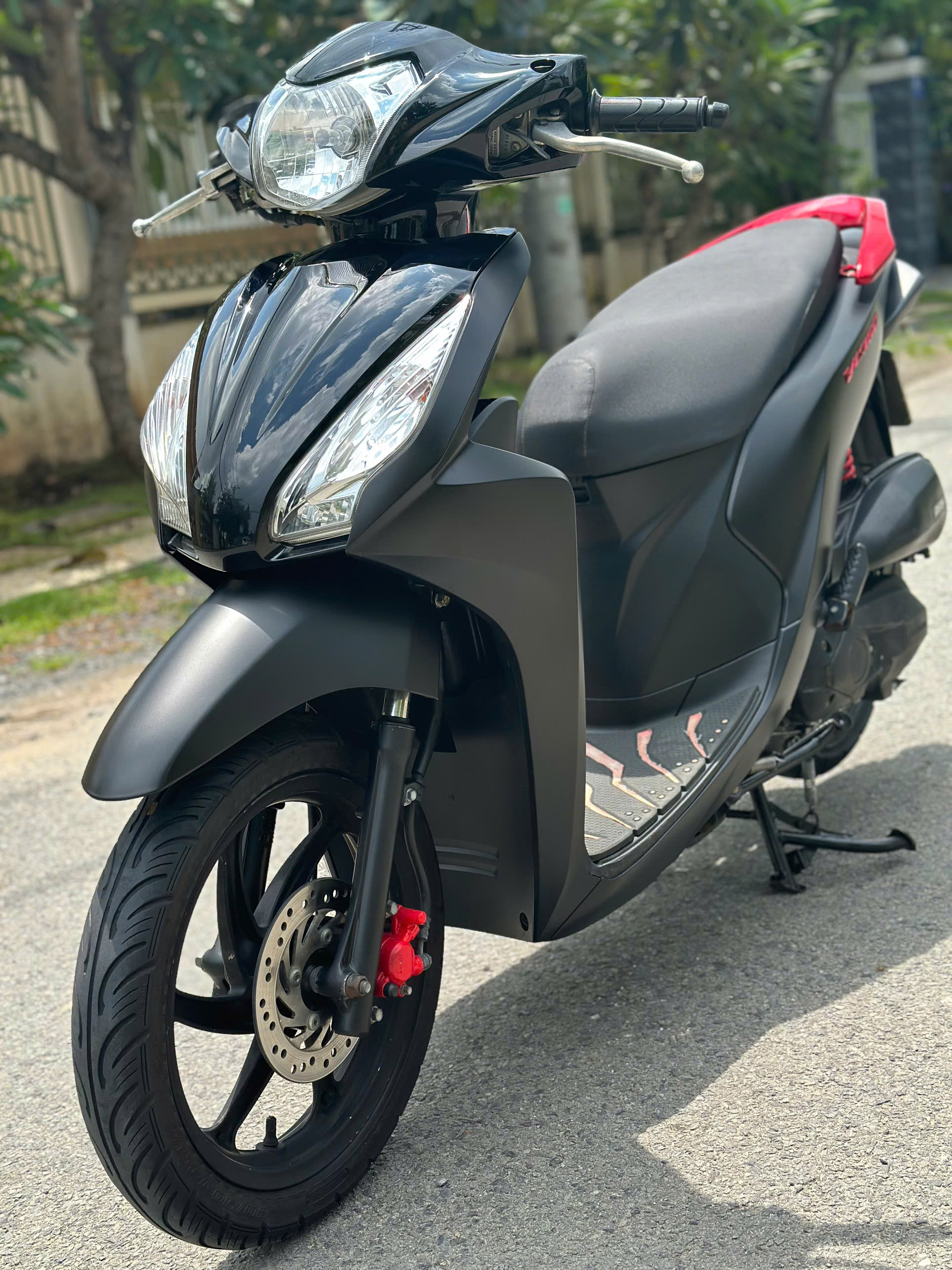 Xe Honda Vision Fi 2018 bản đặc biệt Đen nhám zin nguyên bản BSTP ngay chủ 21.5 triệu (Mã X000053)