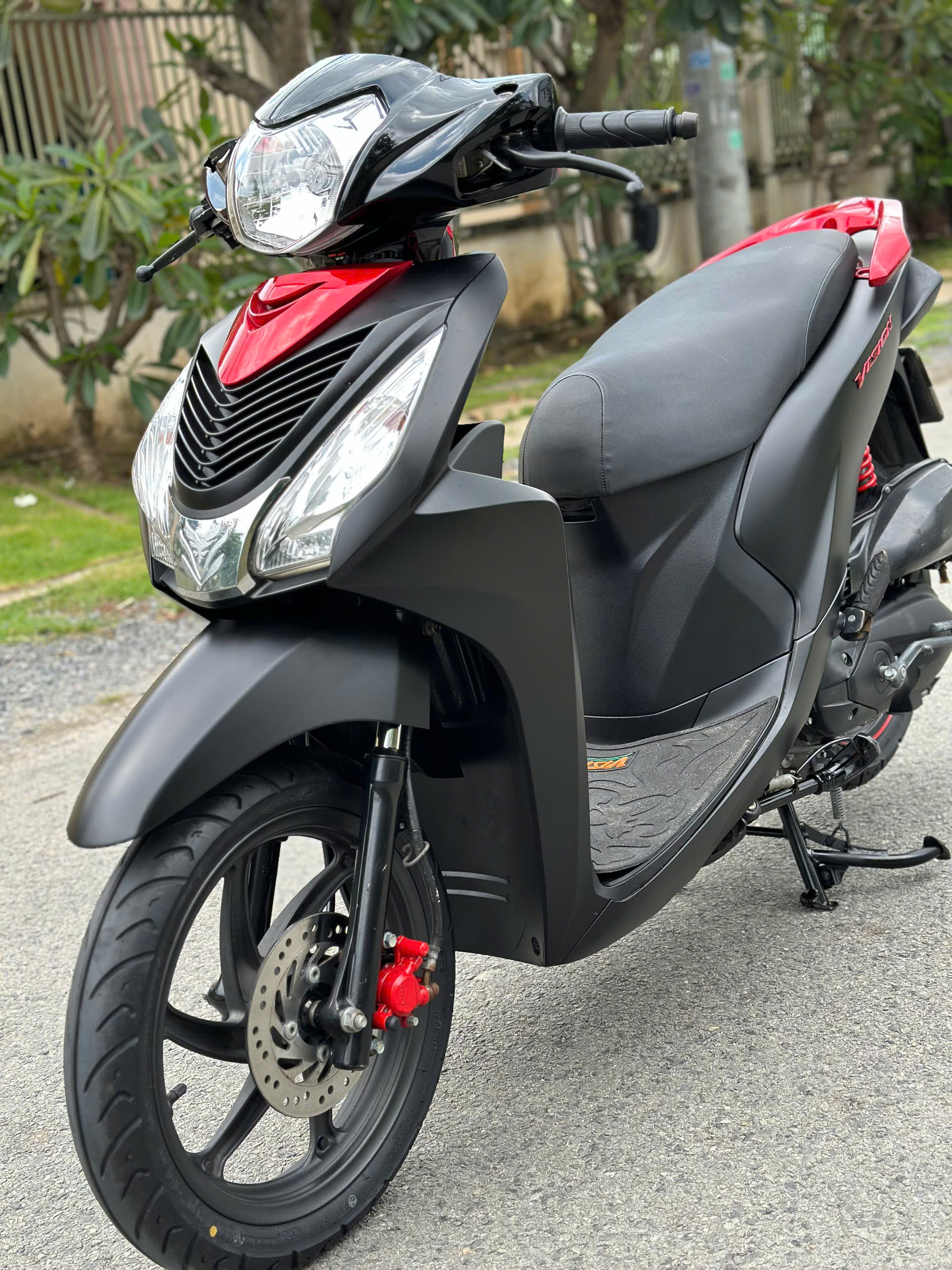 Xe Honda Vision 110 2018 bản đặt biệt đen nhám nguyên zin mới 80% BSTP 9 chủ 20.5 triệu  (Mã X000055)