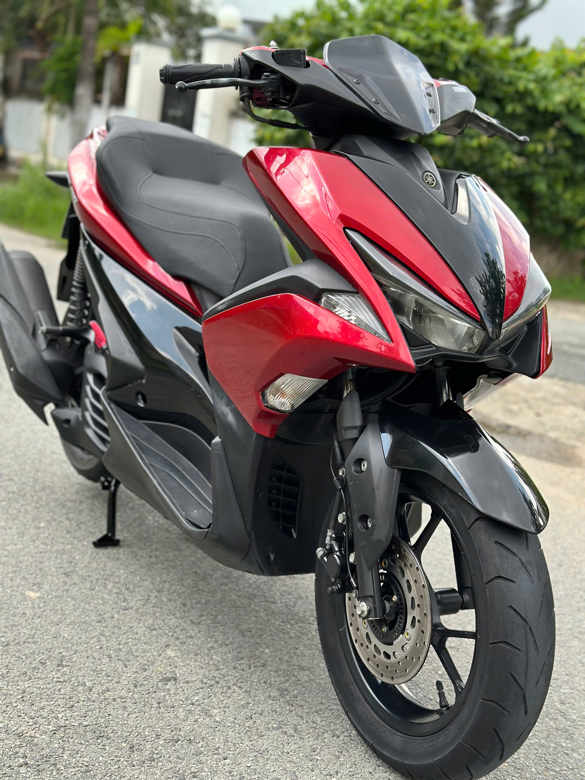 Xe Yamaha NVX 155 ABS 2017 Smartkey VVA ( Van Biến Thiên ) đỏ đen nguyên zin mới hơn 80% BSTP ( Công chứng còn ủy uyền ) 21.8 triệu ( Mã X000056)