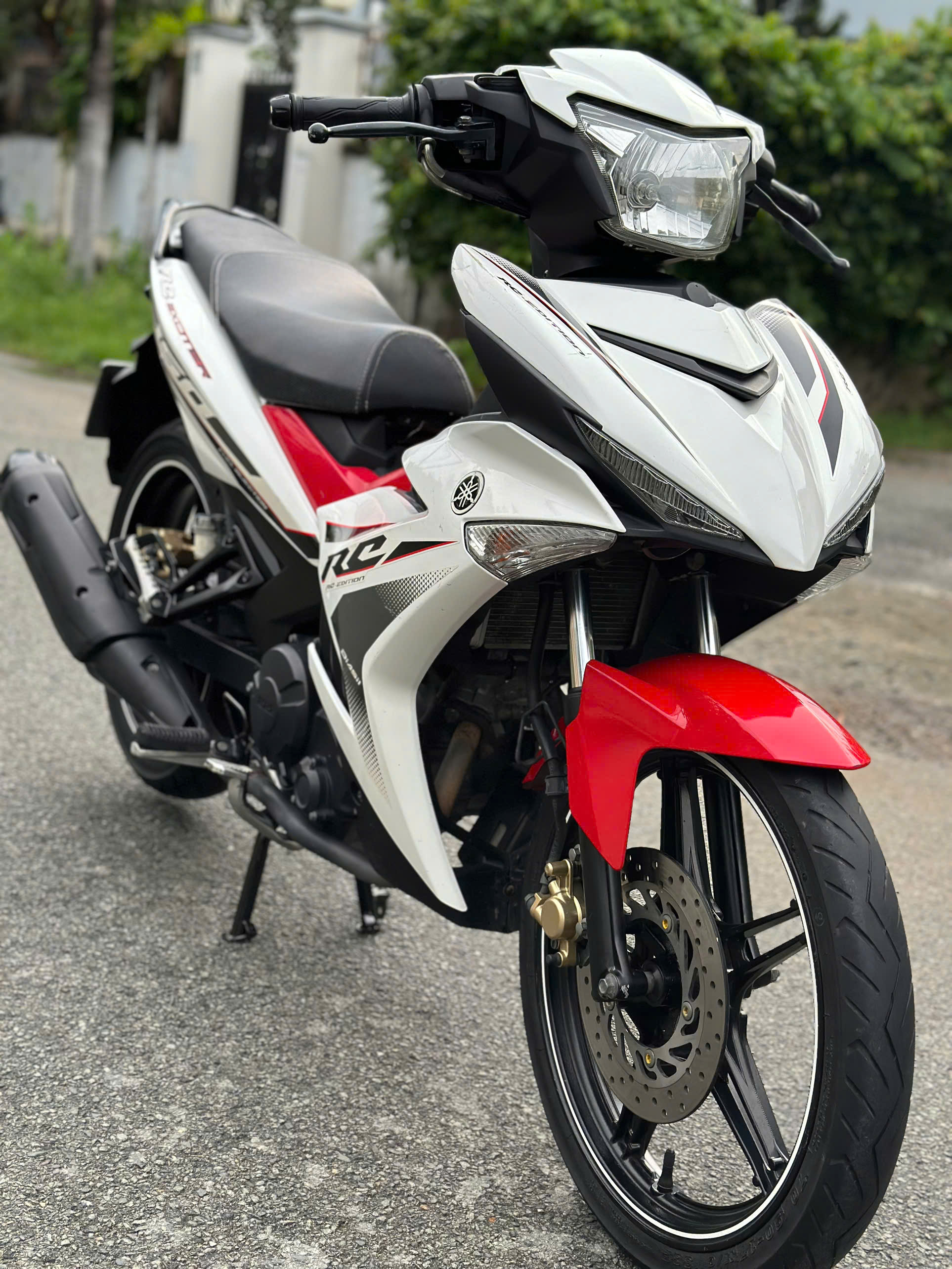 Xe Yamaha Exciter 150 2016 màu trắng đỏ zin nguyên bản BSTP mới hơn 70% 17,5 triệu ( Mã X000057)