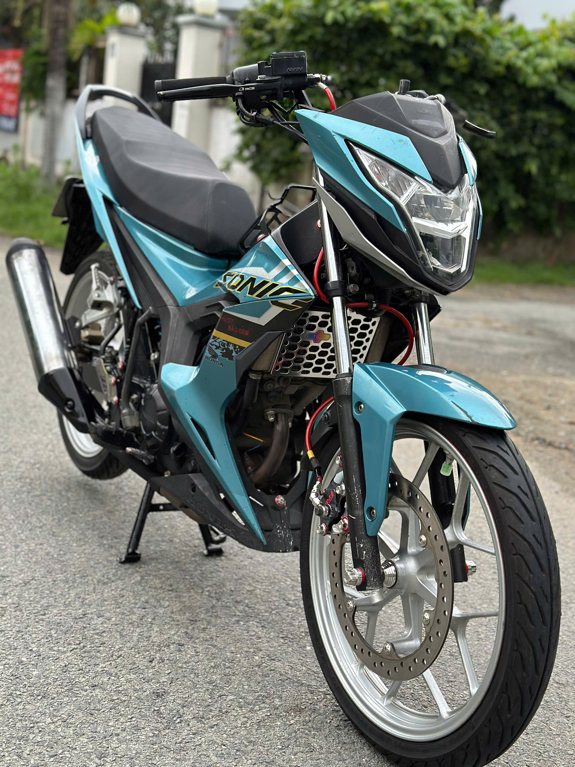 Xe Honda Sonic 150R 2019 (nhập khẩu Indo) màu Xanh đen tem đấu máy zin ngay chủ 20.5 triệu (Mã X000065)