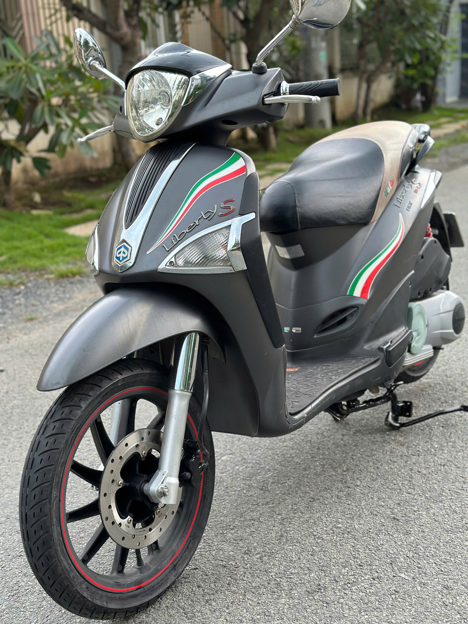 Xe Piaggio Liberty S 125 3Vie 2015 (bản đặc biệt đầu gù bỏ mẫu) phun xăng điện tử màu Ghi xám xe keng đẹp 9 chủ BS VIP 33099 14.5 triệu(Mã X000075)