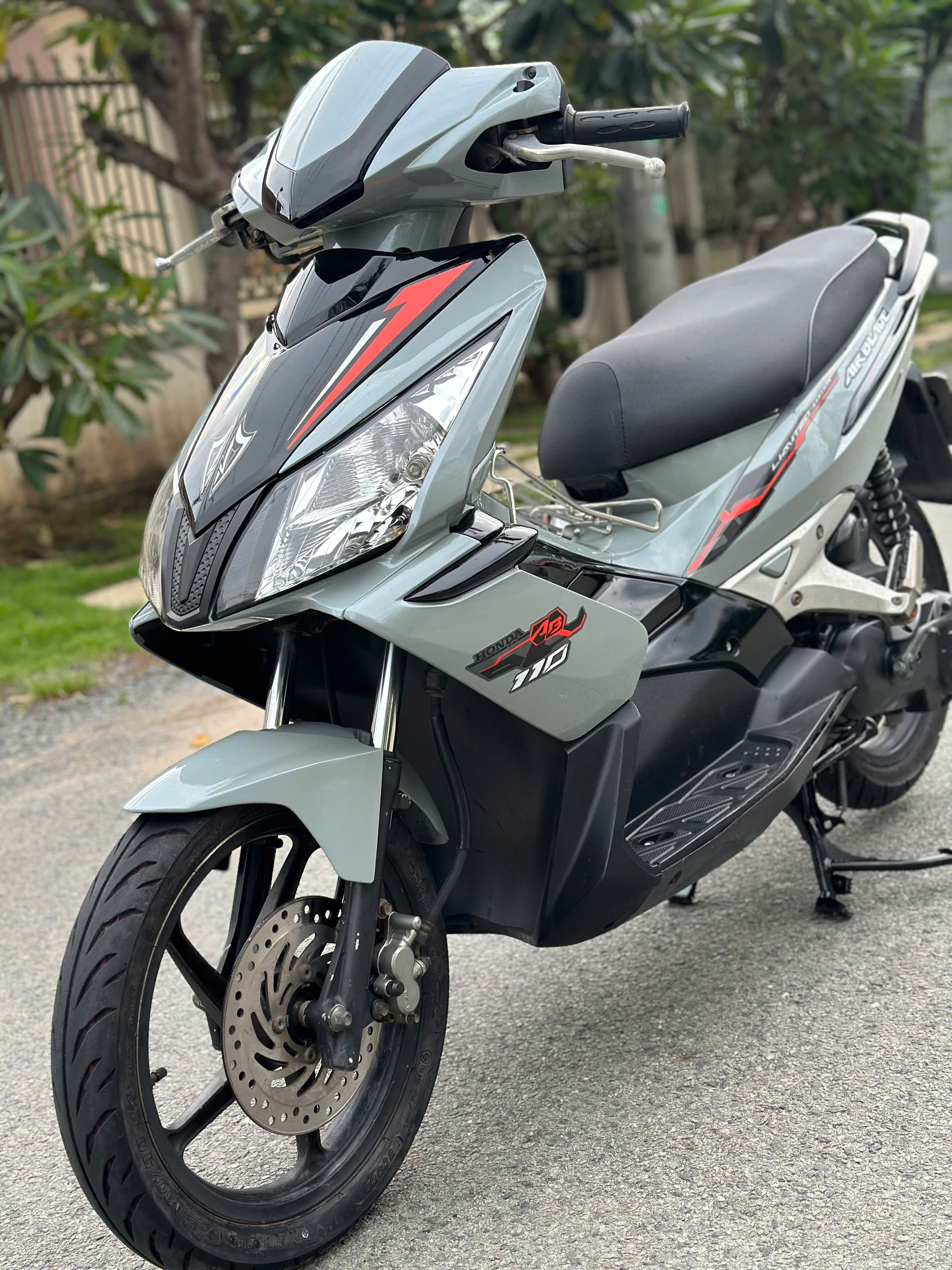 Xe Honda Airblade 110 2008 up Thái màu Xám xi măng xe keng đẹp giá rẻ 11.5 triệu (Mã X000076)