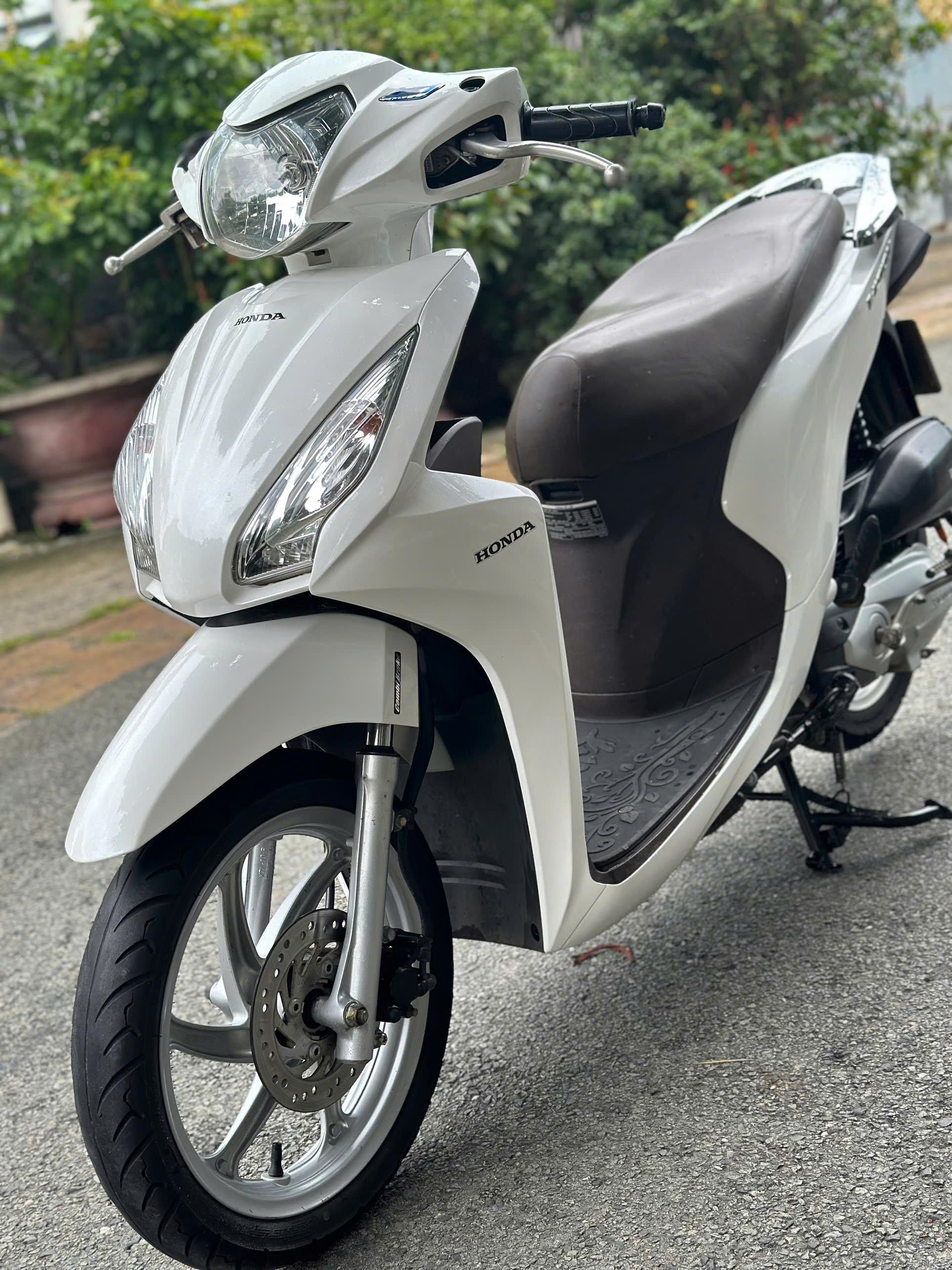 Xe Honda Vision 110 Fi 2016 màu Trắng đen zin nguyên bản mới 80% ngay chủ giá rẻ 19.5 triệu (Mã X000079)