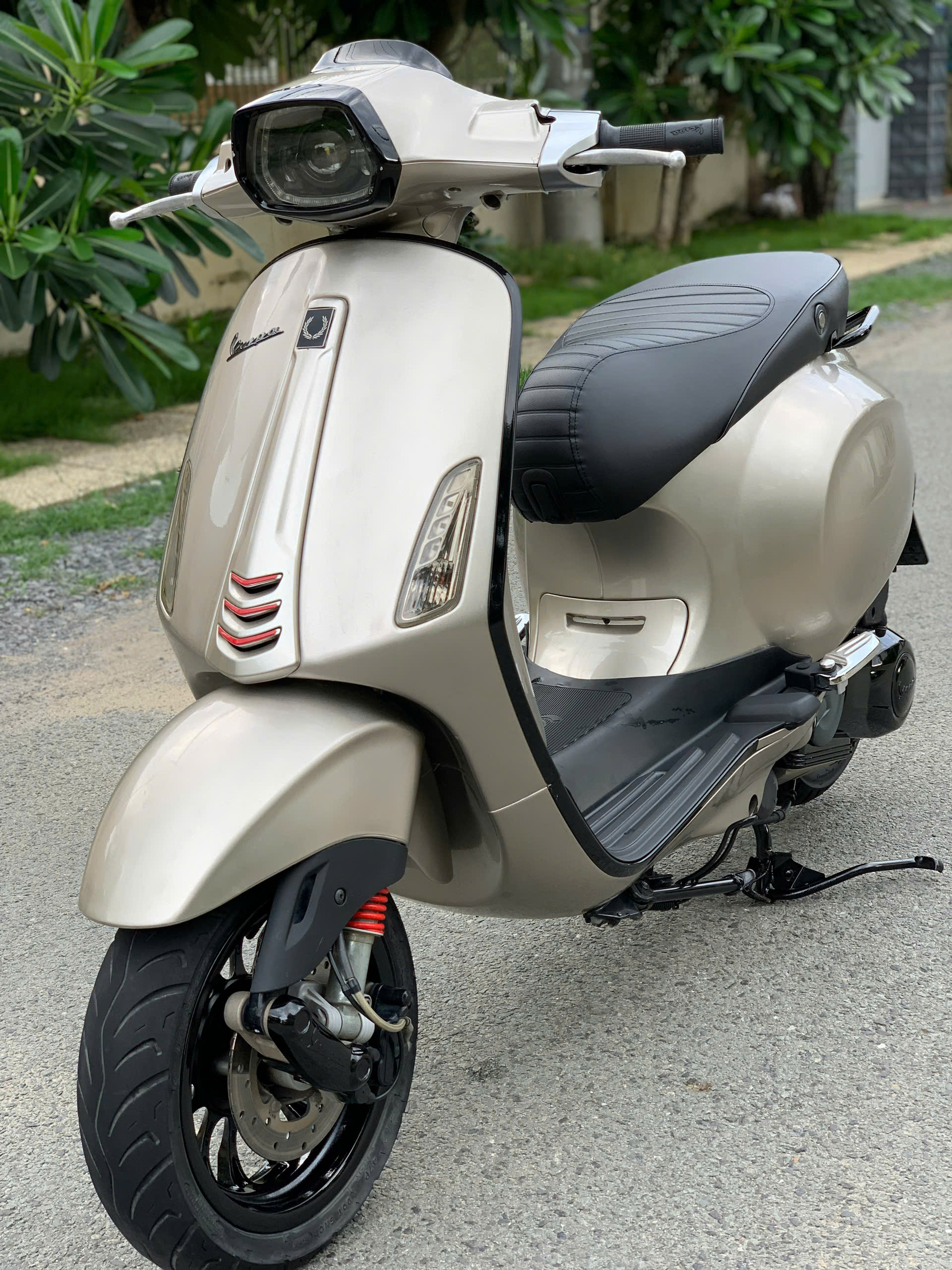 Xe Piaggio Vespa Sprint 125 3Vie 2015 màu Vàng cát TFT mới nguyên BS 59.789 ngay chủ 38.5 triệu (Mã X000080)